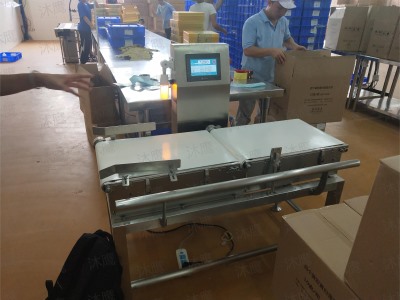 稱(chēng)重機(jī)檢測(cè)盒裝月餅重量