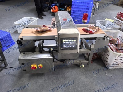 江西辣條廠(chǎng)使用金屬探測(cè)儀